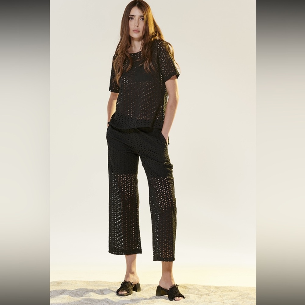 MADE IN 🇮🇹 ITALY! B.yu lace eyelet top with pants!! NWT! 💯 Cotton!